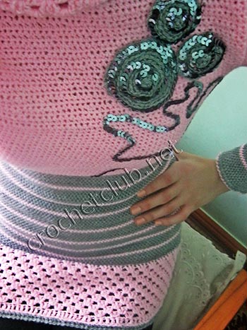 розовый свитер связанный крючком 2