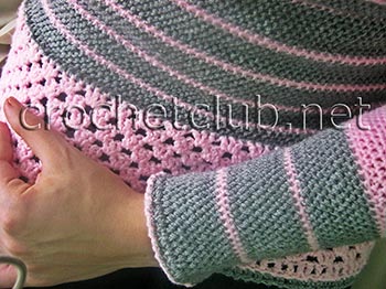 розовый свитер связанный крючком 3
