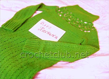 зеленый свитер связанный крючком 1