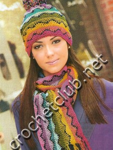 Разноцветная шапка и шарф