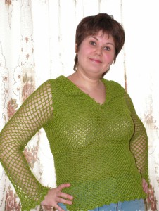 Пуловер зеленого цвета