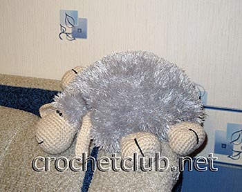 подушка-барашек крючком 3