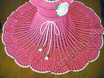 вязаное розовое платье