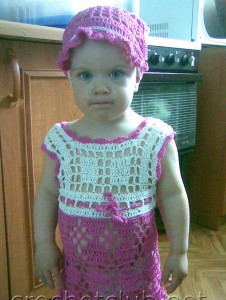 Платье и косынка для маленькой девочки